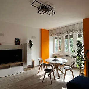 The Bright Place: Wide And Modern In Apartment Mailand
